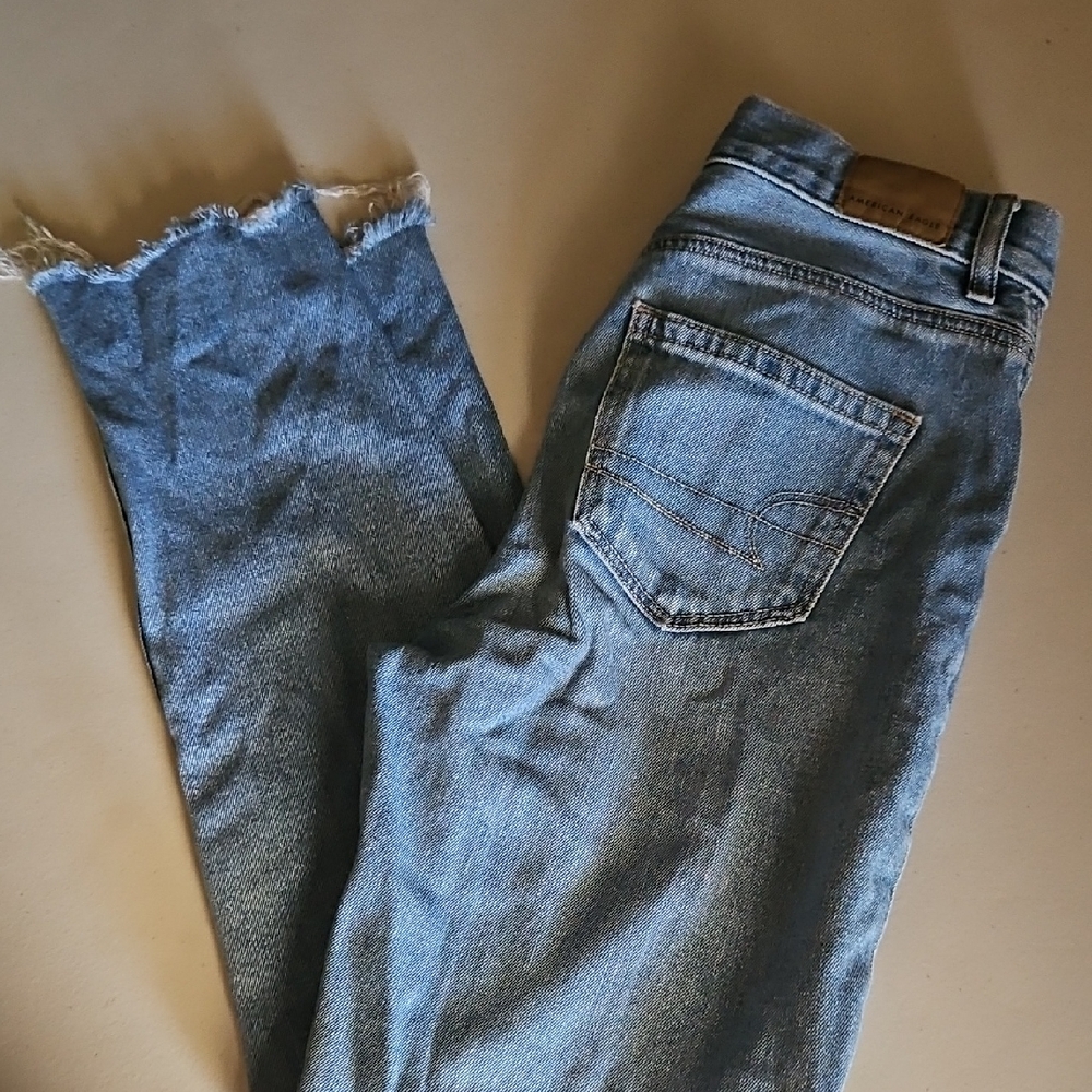 American Eagle Outfitters Light Blue Cropped Jeans